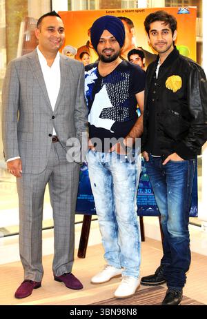 Russell Peters, Gurpreet 'Ghuggi' Singh e Vinay Virmani al photocall per 'Speedy Singhs' alla Jumeirah Carlton Tower di Londra - 23 settembre 2011 Foto Stock
