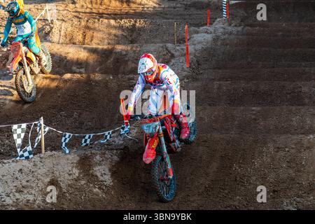 Nephi, Utah – 28 giugno 2025: Il pilota di motocross Nick Thompson corre durante la gara Juab Xtreme Racing a Nephi, Utah. Foto Stock