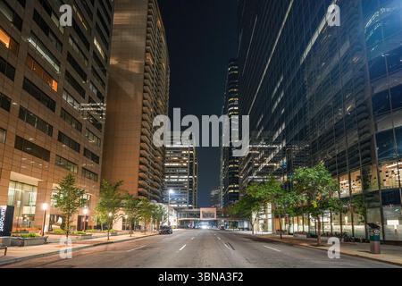 Passerella pedonale tra due edifici nel centro di Calgary, Alberta, Canada Foto Stock