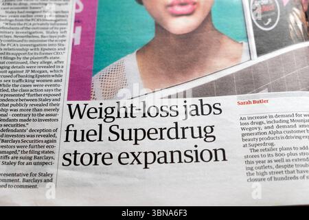 "Weight-loss jabs FUEL Superdrug store expansion" giornale Guardian headline Obesity Epidemic article 28 giugno 2025 Londra Inghilterra Regno Unito Gran Bretagna Foto Stock