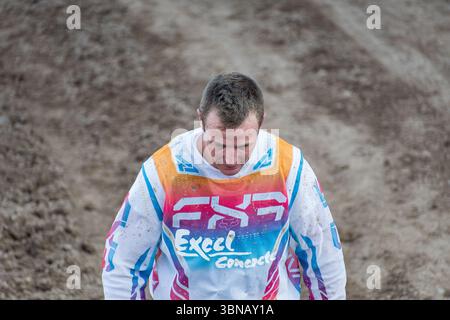 Nephi, Utah – 28 giugno 2025: Il pilota Nick Thompson esce dall'arena dopo la sua performance al Juab Xtreme Racing di Nephi, Utah. Foto Stock