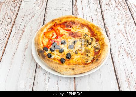 pizza la conosciamo come, i piattini esistevano in varie culture antiche, dalla focaccia romana Foto Stock
