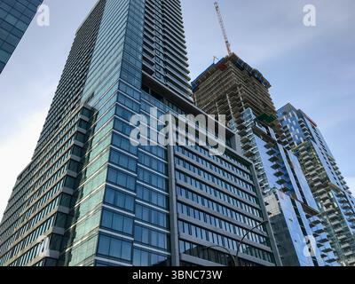 Montreal, Quebec, Canada - 8 novembre 2019: Grattacieli e torri per uffici nello skyline del centro di Montreal Foto Stock