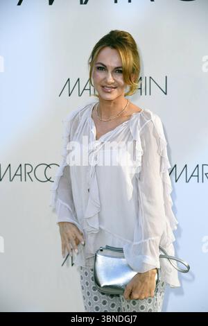 Monika Sozanska bei der Marc Cain Fashion Show Una TRANQUILLA RIBELLIONE a Berlino AM 01.07.2025 *** Monika Sozanska al Marc Cain Fashion Show Una TRANQUILLA RIBELLIONE A Berlino il 01 07 2025 Foto Stock