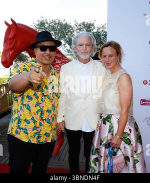 Lou Bega, Julia Becker Funke Media Gruppe, Dr. Hermann Bühlbecker Alleininhaber Lambertz bei der Eröffnung CHIO 2025 ad Aquisgrana. *** Lou Bega, Julia Becker Funke Media Group , Dr. Hermann Bühlbecker proprietario unico Lambertz all'apertura di CHIO 2025 ad Aquisgrana Foto Stock