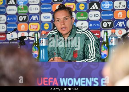 Sion, Svizzera. 2 luglio 2025. Elena Linari d'Italia nella foto durante una conferenza stampa della nazionale di calcio femminile d'Italia, ha chiamato le Azzurre in vista della partita 1 al campionato europeo in Svizzera 2025, mercoledì 2 luglio 2025 a Sion, Svizzera. Crediti: Sportpix/Alamy Live News Foto Stock