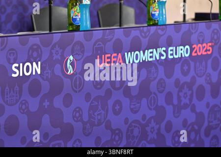 Sion, Svizzera. 2 luglio 2025. Immagine che mostra il logo Sion durante una conferenza stampa della nazionale di calcio femminile italiana, denominata Azzurre in vista della partita 1 al campionato europeo in Svizzera 2025, mercoledì 2 luglio 2025 a Sion, Svizzera . Crediti: Sportpix/Alamy Live News Foto Stock