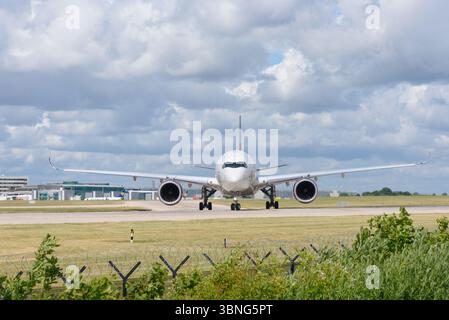Nuovo A350 Aerospace per Virgin Atlantic all'aeroporto internazionale di Manchester Foto Stock