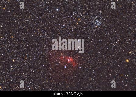 Bubble Nebula (NGC 7635, Sharpless 162, Caldwell 11), una nebulosa ad emissione regione H II nella costellazione di Cassiopea Foto Stock