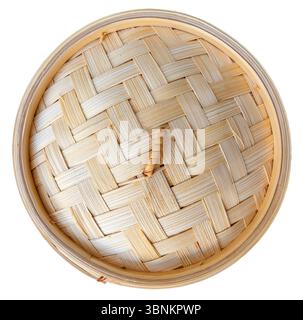 Vista dall'alto del sistema di cottura a vapore in bambù su sfondo bianco. Foto Stock