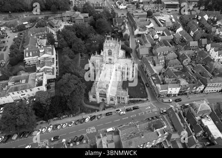 Vista aerea della chiesa di Santa Maria, chiesa parrocchiale anglicana. Beverley nell'East Riding dello Yorkshire. Inghilterra. Designato edificio classificato di grado I. Foto Stock