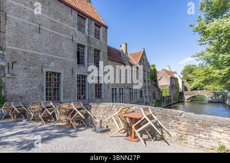 Belgio, Bruges, città vecchia, canale, via d'acqua Foto Stock