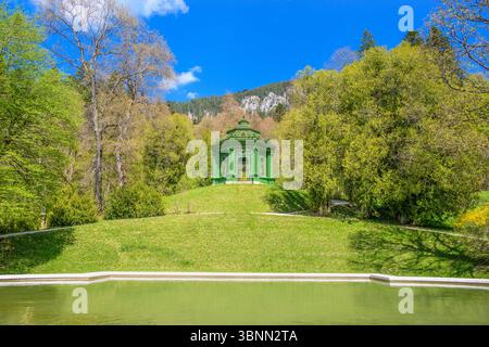 Germania, Baviera, Ammergau, Ettal, distretto di Linderhof, parco del castello Linderhof, padiglione musicale Foto Stock