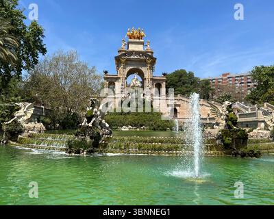 Barcellona, Spagna, 10 maggio 2022, Cascada Monumental nel Parco della Ciutadella di Barcellona è una splendida fontana e capolavoro architettonico. Foto Stock