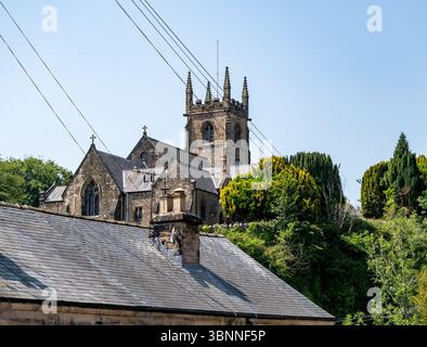 Matlock, Derbyshire, Regno Unito – 17 giugno 2025. Guarda la Chiesa di San Giles a Matlock Foto Stock