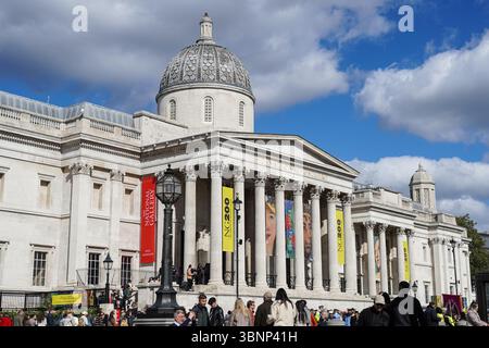 The National Gallery on Trafalgar Square, London England Regno Unito Foto Stock