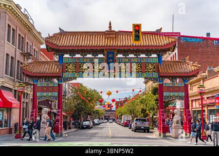 Porta di interesse armonioso a Chinatown, Victoria, Canada Foto Stock