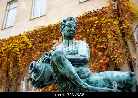 Statua di Satiro presso la Residenz - Monaco - Germania Foto Stock