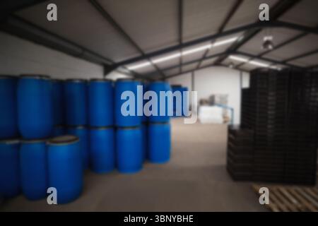 Contenitori blu in magazzino Foto Stock