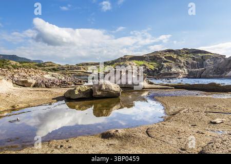 Paesaggio di Costa Tentizzos vicino a Bosa, sulla costa occidentale della Sardegna, Italia, Europa Foto Stock