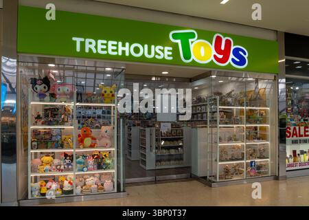 Un negozio Treehouse Toys in un centro commerciale a Edmonton, Alberta, Canada, il 13 luglio 2023 Foto Stock