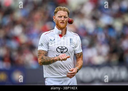 Edgbaston, Birmingham, Regno Unito. 5 luglio 2025. Secondo Rothesay Cricket test, giorno 4, Inghilterra contro India; Ben Stokes of England Credit: Action Plus Sports/Alamy Live News Foto Stock