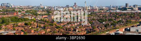 Immagine aerea panoramica dello skyline di Liverpool fotografata dall'area di Vauxhall Foto Stock