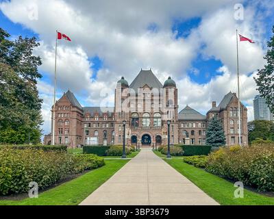 Toronto, Ontario - 7 ottobre 2023: L'Assemblea legislativa dell'Ontario nel centro di Toronto Foto Stock