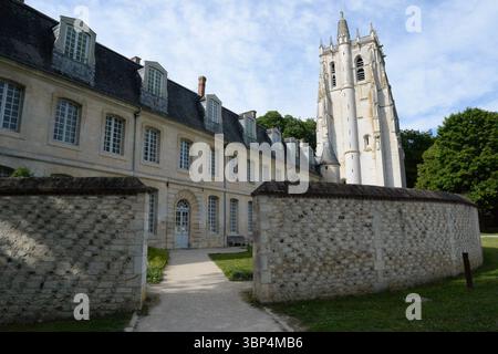 Abbaye du Bec-Hellouin la tour Saint Nicolas Foto Stock
