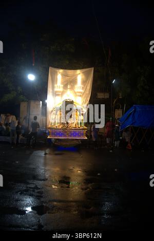 Rajkot, Gujarat, India. 6 luglio 2025. Muharram Festival Tazia Parade 2025. Crediti: Nasirkhan Davi/Alamy Live News Foto Stock
