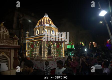 Rajkot, Gujarat, India. 6 luglio 2025. Muharram Festival Tazia Parade 2025. Crediti: Nasirkhan Davi/Alamy Live News Foto Stock