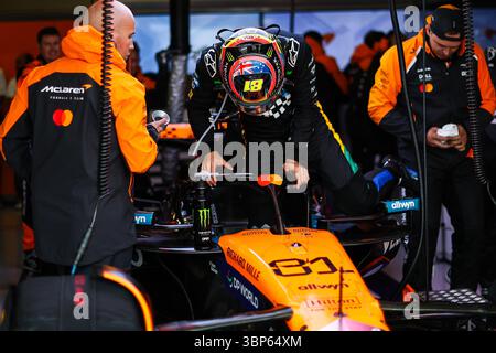 PIASTRI Oscar (aus), McLaren F1 Team MCL39, ritratto durante la Formula 1 Qatar Airways British Grand Prix 2025, dodicesima prova del Campionato del mondo di Formula 1 FIA 2025 dal 4 al 6 luglio 2025 sul circuito di Silverstone, a Silverstone, Regno Unito Foto Stock