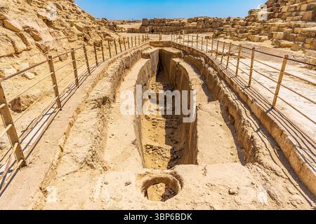 La fossa delle barche della grande Piramide di Khufu Foto Stock