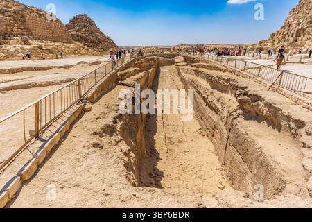 La fossa delle barche della grande Piramide di Khufu Foto Stock