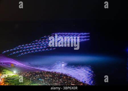 Miami Beach, Florida, North Beach, Altos del Mar Park, spiaggia pubblica sull'Oceano Atlantico, 4 luglio, evento celebrativo del quarto giorno dell'indipendenza, aerea coreografata Foto Stock