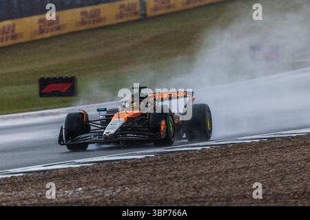 Silverstone Circuit, Towcester, Regno Unito. 6.luglio.2025; Oscar pianastri dell'Australia e McLaren F1 Team durante il Gran Premio di Formula 1 britannico crediti: Jay Hirano/AFLO/Alamy Live News Foto Stock