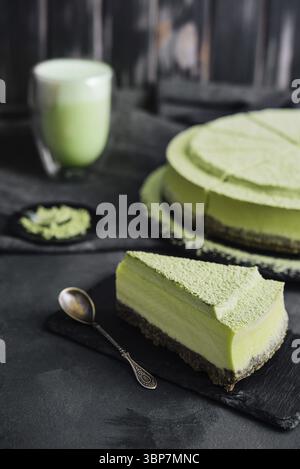 Cibo, cheesecake Matcha con caffè matcha Foto Stock