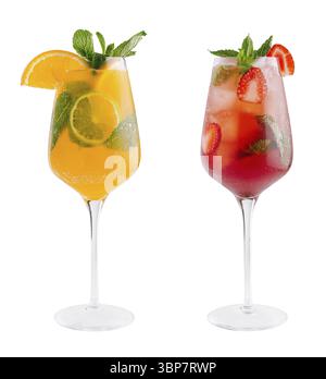 Cibo, due colorati cocktail estivi guarniti con frutta fresca e menta su sfondo bianco Foto Stock