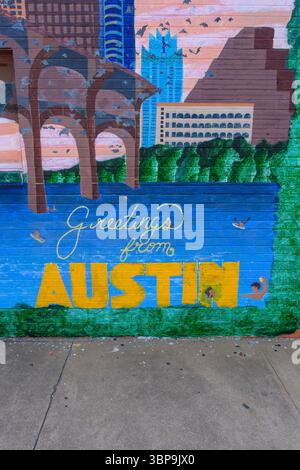 27 MAGGIO 2025 - Austin, Texas, Stati Uniti - il murale della cartolina di saluti di Austin al South Congress, Austin, Texas Foto Stock