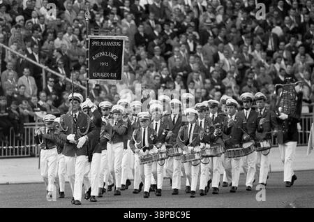 Anni sessanta, sport, calcio, Bundesliga, 1966/1967, fortuna Duesseldorf vs. FC Bayern Muenchen 0-0, 27.08.1966, Rhine Stadium Duesseldorf, band musicale, marching band Rheinklaenge 1952 Remagen-Rhein Foto Stock