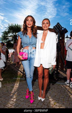 Evento - Sommerfest von BILD hilft e.V. Ein Herz für Kinder Verona Pooth und Sophia Thomalla beim Sommerfest von BILD hilft e.V. Ein Herz für Kinder auf den Wannseeterrassen AM 26.06.2025 a Berlino. *** Evento Festa estiva di BILD hilft e V Ein Herz für Kinder Verona Pooth e Sophia Thomalla alla festa estiva di BILD hilft e V Ein Herz für Kinder al Wannseeterrassen il 26 06 2025 a Berlino Copyright: XEventpressxKochanx Foto Stock