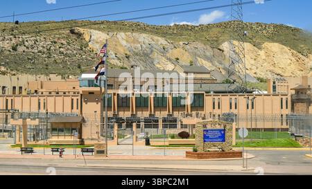Canon City, Colorado, Stati Uniti d'America - 22 maggio 2025: Vista frontale esterna del Colorado Territorial Correctional Facility a Canon City Foto Stock