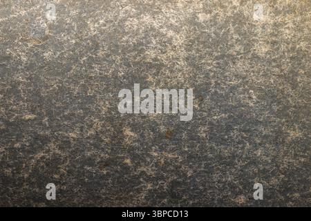 Primo piano dettagliato della superficie di copertina di un libro vecchio che mostra un aspetto testurizzato e intemprato Foto Stock