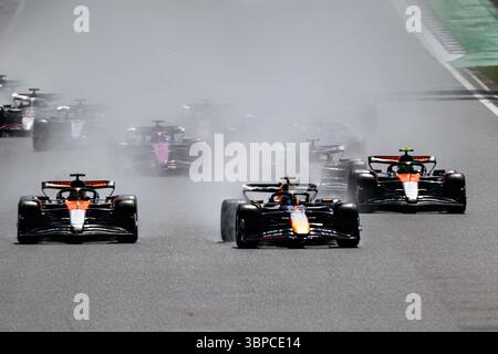TOWCESTER, REGNO UNITO. 06 luglio: Una panoramica generale dell'inizio della gara domenicale durante il Gran Premio d'Inghilterra Qatar Airways 2025 sul circuito di Silverstone domenica 6 luglio 2025 a TOWCESTER, IN INGHILTERRA. Crediti: Taka G Wu/Alamy Live News Foto Stock