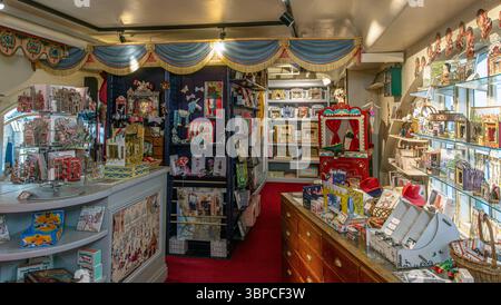 Benjamin Pollocks Toy Shop al Covent Garden Market, Londra, Regno Unito Foto Stock