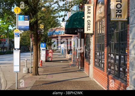 Ingresso del Boucher Centre in Columbia Street a New Westminster nell'area metropolitana di Greater Vancouver, British Columbia, Canada Foto Stock