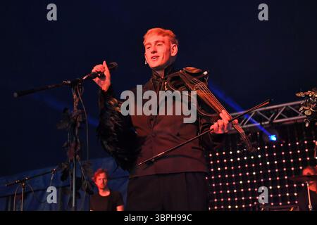 BRIGHTON, INGHILTERRA - 06 AGOSTO: Patrick Wolf si esibisce a Brighton and Hove Pride, Preston Park il 6 agosto 2023 a Brighton, Inghilterra.CAP/Mar ©Mar/Capital Pictures Foto Stock