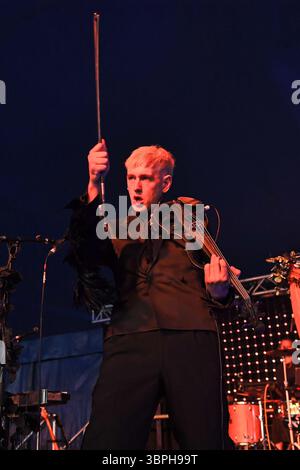 BRIGHTON, INGHILTERRA - 06 AGOSTO: Patrick Wolf si esibisce a Brighton and Hove Pride, Preston Park il 6 agosto 2023 a Brighton, Inghilterra.CAP/Mar ©Mar/Capital Pictures Foto Stock