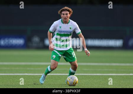 Oswestry, Regno Unito. 8 luglio 2025. Dan Williams dei New Saints durante il primo turno di qualificazione della UEFA Champions League contro KF Shkendija al Park Hall Stadium di Oswestry. Il credito per immagini dovrebbe essere: James Baylis/Sportimage Credit: Sportimage Ltd/Alamy Live News Foto Stock