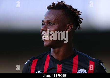 Oswestry, Regno Unito. 8 luglio 2025. Adamu Alhassan del KF Shkendija durante la partita di qualificazione del primo turno di qualificazione della prima tappa del primo turno di qualificazione della UEFA Champions League al Park Hall Stadium di Oswestry. Il credito per immagini dovrebbe essere: James Baylis/Sportimage Credit: Sportimage Ltd/Alamy Live News Foto Stock
